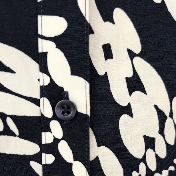 Chico's Navy & White Relaxed Button Down Shirt Top Wrinkle Resistant Size 3 (XL) - Picture 7 of 11